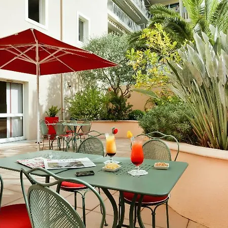 Отель Easyhotel Old Town 2*