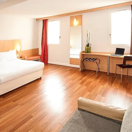Easyhotel Palais Des Congrès – Old Town Hotel 2*