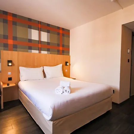 Easyhotel Palais Des Congrès – Old Town Hotel 2*