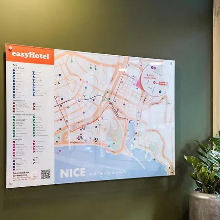 Easyhotel Palais Des Congrès – Old Town Hotel 2*